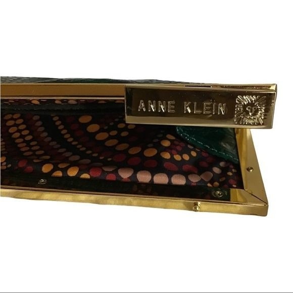 ANNE KLEIN Wristlet/Clutch Crocodile Green Gold Trim Size 7” x 4.5” - Picture 2 of 6
